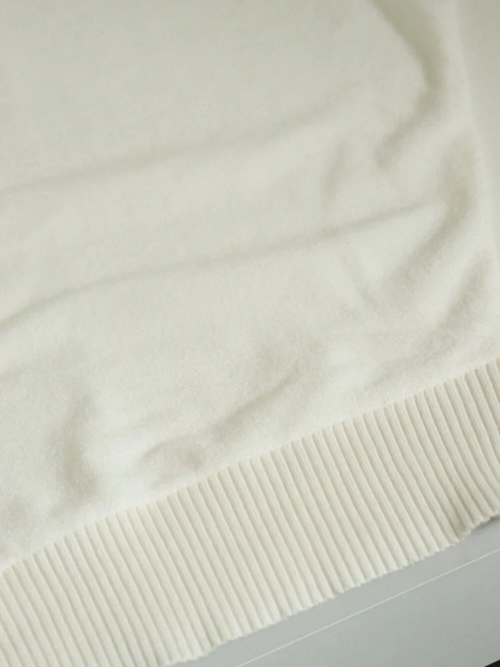 off shoulder/boat neck cream knit top - Picture 5 of 7